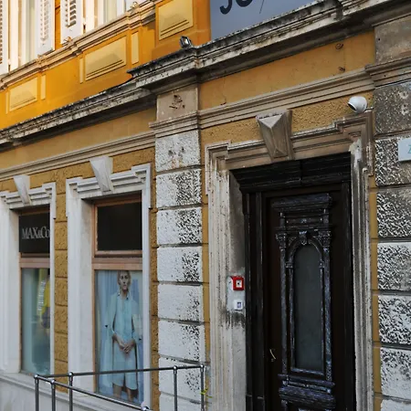 Boutique Joyce 4* Pula