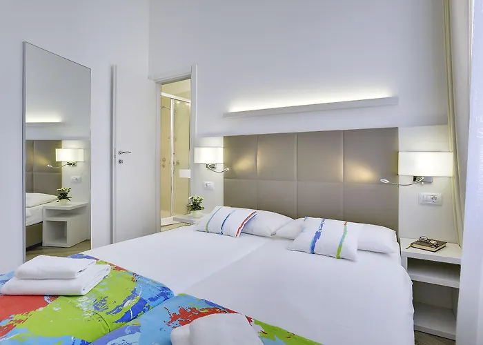 Boutique Joyce 4* Póla