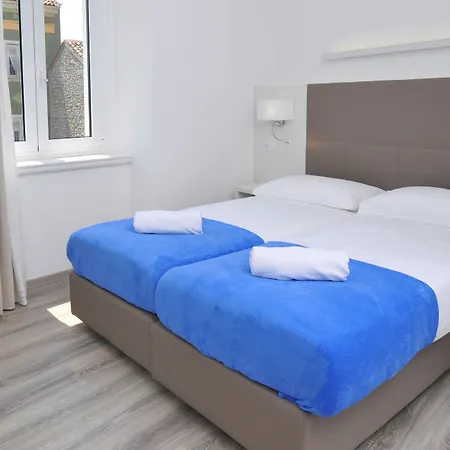 Boutique Joyce 4* بولا