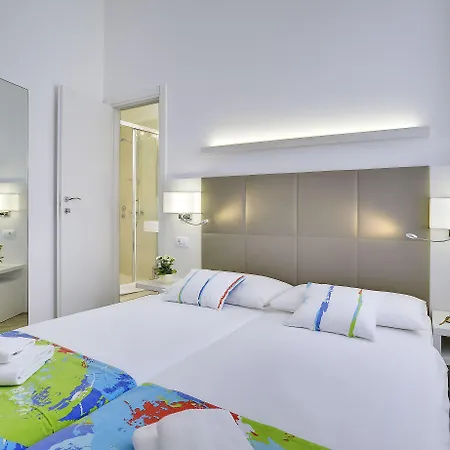 Boutique Joyce 4* Πούλα