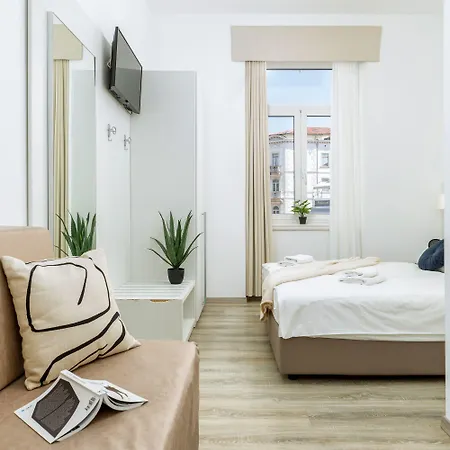 Boutique Joyce 4*