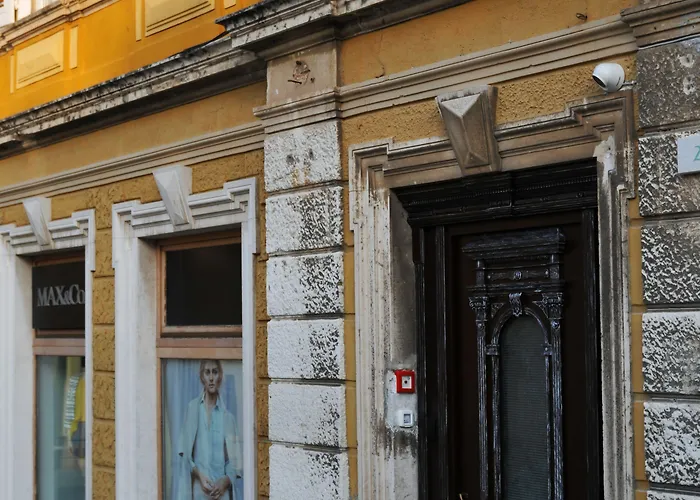 Boutique Joyce 4* Pula