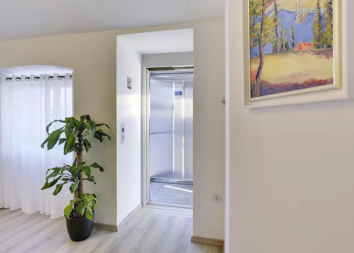 Boutique Joyce 4* Pula